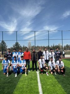 Afşin Anadolu Lisesi 55 mm ofsayt desenli sentetik çim halı saha zemin uygulaması